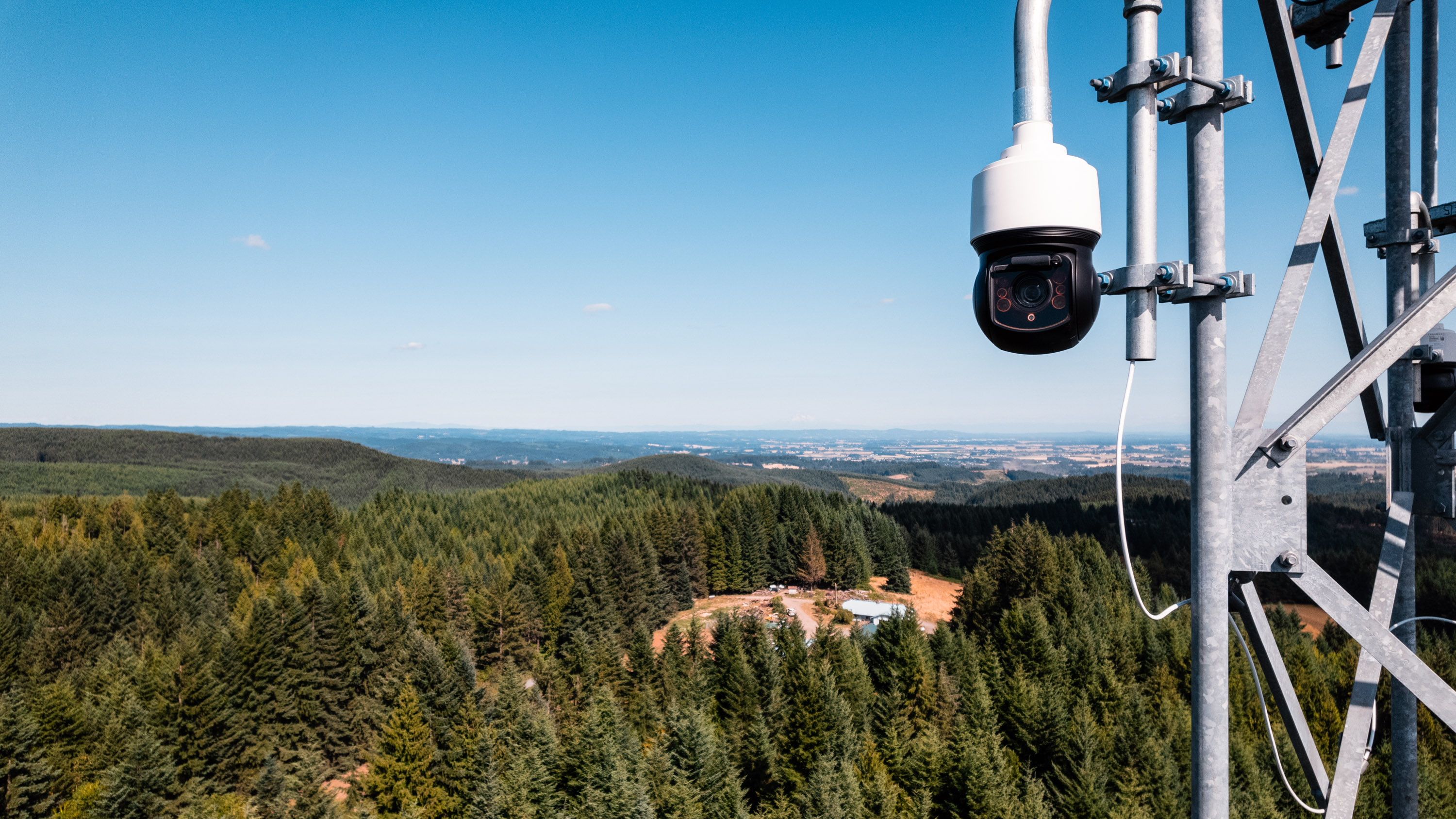 a Pano AI detection system mounted high overlooking Oregon forest